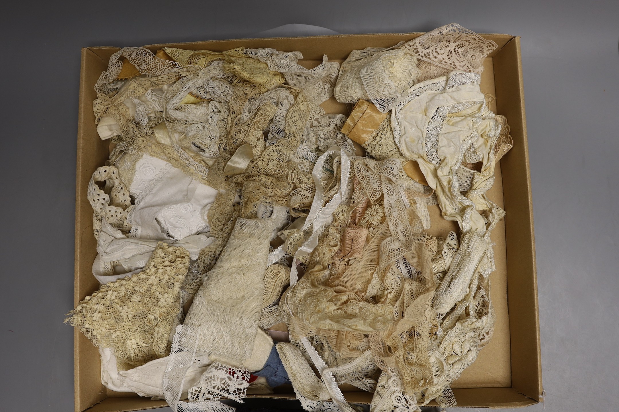 A quantity of mixed lace trimmings